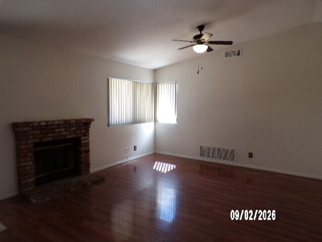 Building Photo - 43702 La Paz Ln