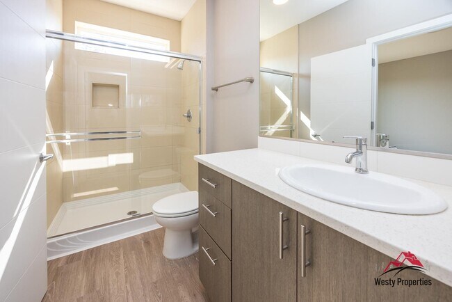 Building Photo - 110 N Blandena St