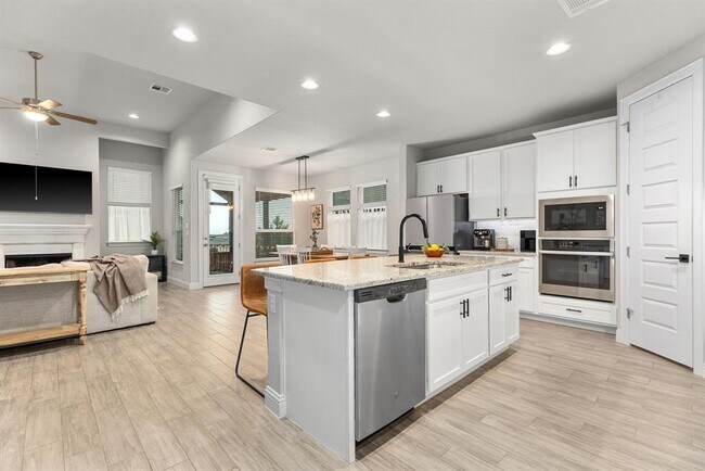 Building Photo - 6720 Verona Pl