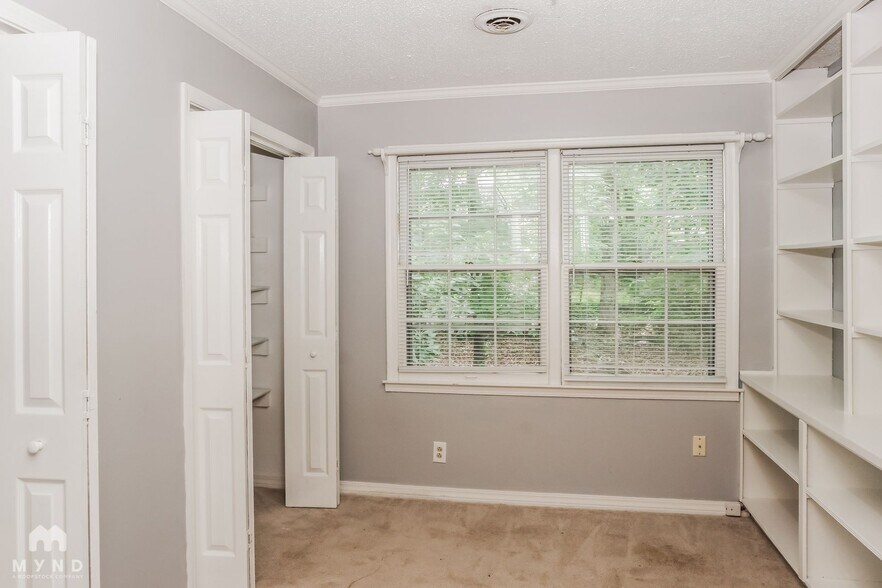 Building Photo - 11313 Mountain Crest Dr SE