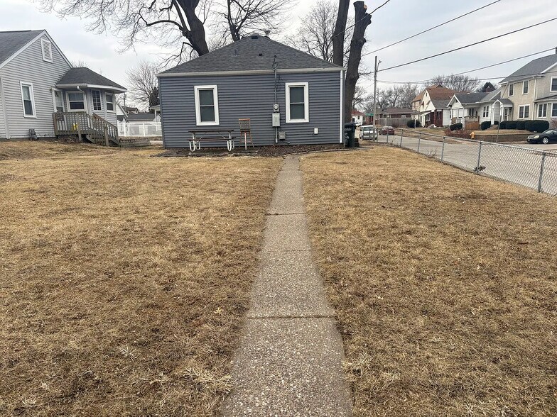 Building Photo - 1626 Florence Ln