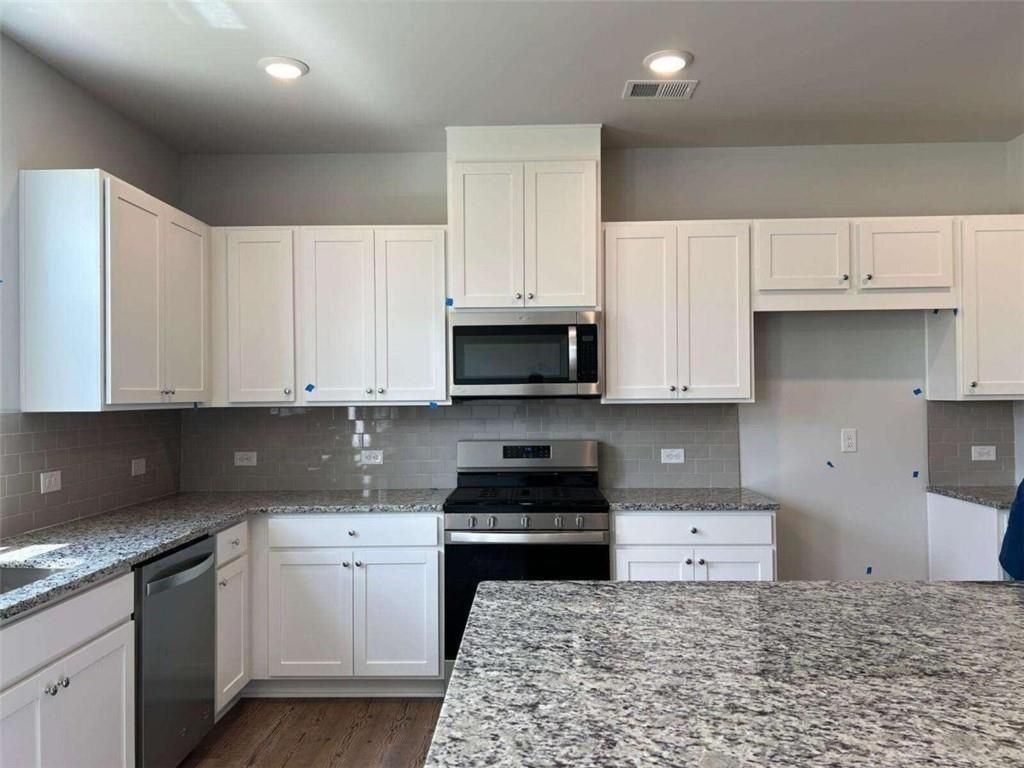 Building Photo - 420 Pt Pl Dr