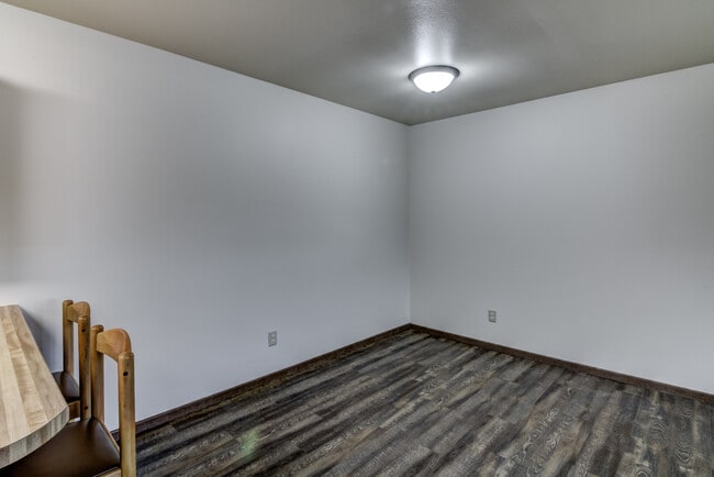 Building Photo - 1032 Imperial Cir