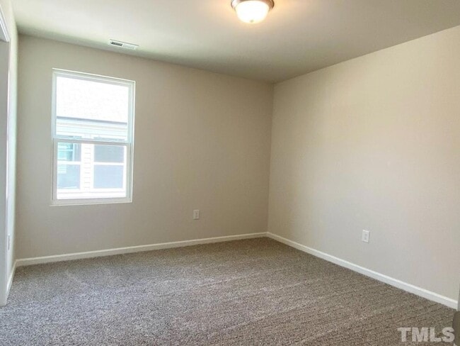 Building Photo - 124 Wilbur Lake Dr