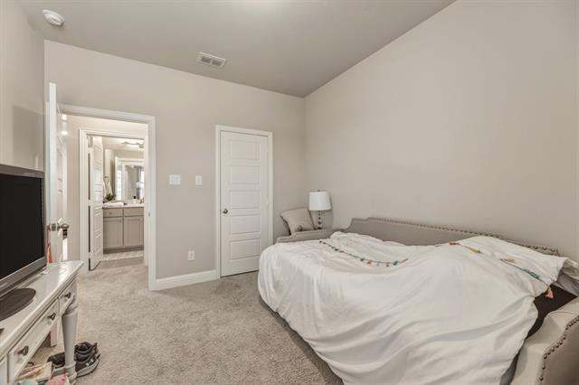 Building Photo - 4937 Barcelona Ave