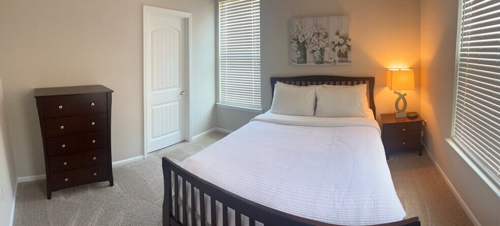 Building Photo - 1445 Broadcloth St