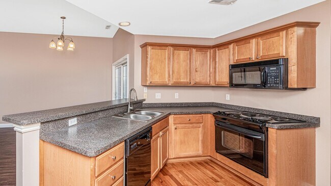 Building Photo - 45605 Graystone Ln