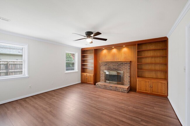 Building Photo - 1768 Olympic Dr