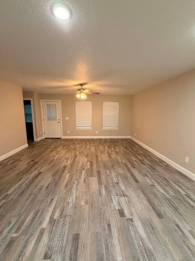 Building Photo - New build, 3 bed/2 bath, stainless steel appliances, two car garage, fenced in back yard!!!!