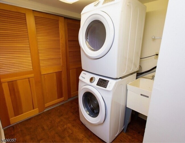 Building Photo - 1016 Washington Valley Rd