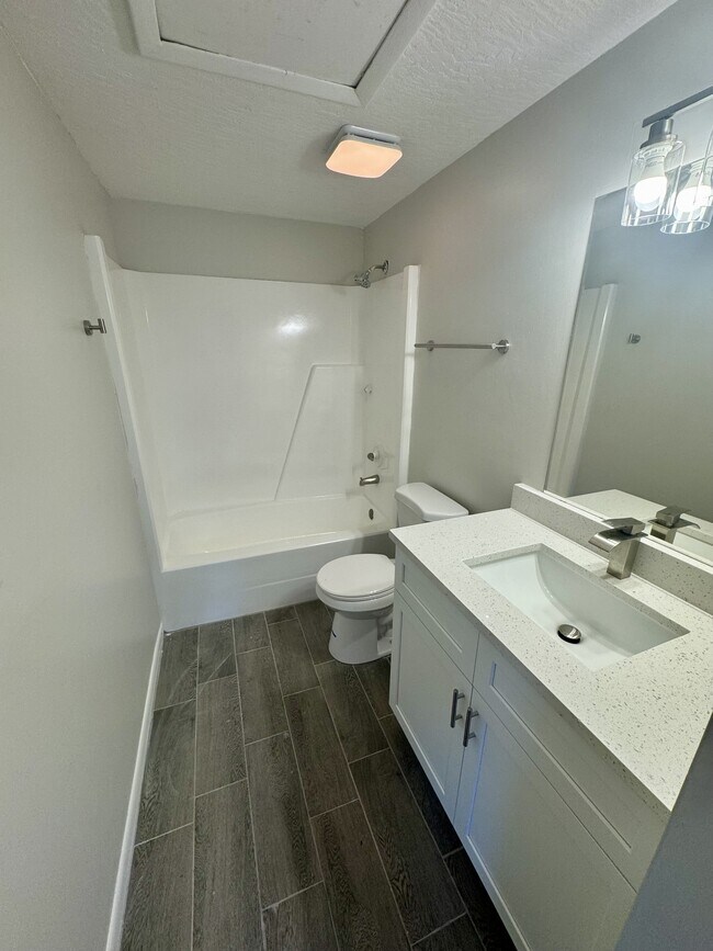 Building Photo - 403 Tillman Ave SW