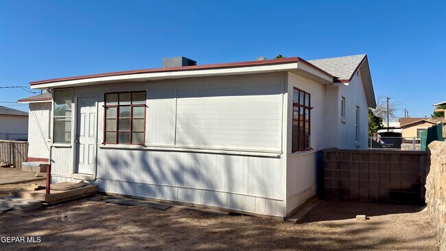 Building Photo - 8033 Carpenter Dr