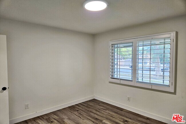Building Photo - 22337 Cantara St