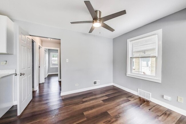 Building Photo - 4118 Prairie Ave