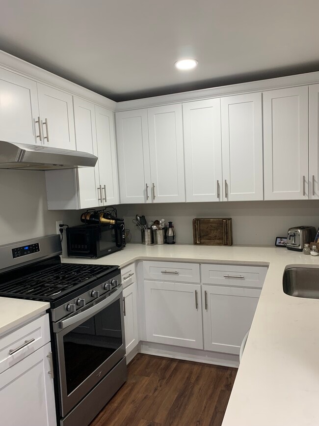 Building Photo - 2328 Johnson Ferry Rd NE