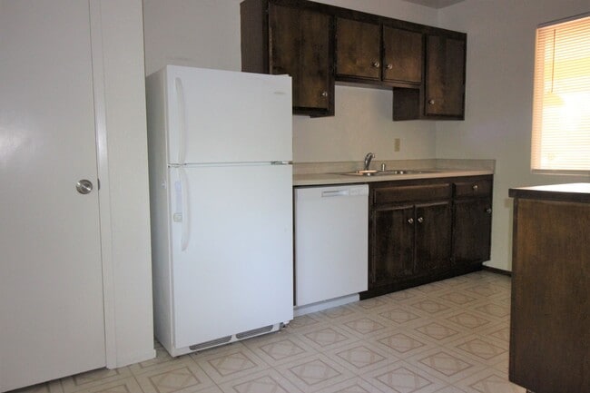 Primary Photo - 1 Bedroom Apartment for Rent