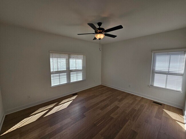 Building Photo - Brand-New Construction in Karns – Washer &...