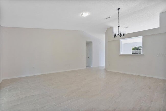 Building Photo - 617 4th Ave N