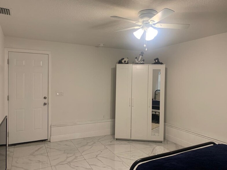 Guest Bedroom - 1701 W Cluster Ave