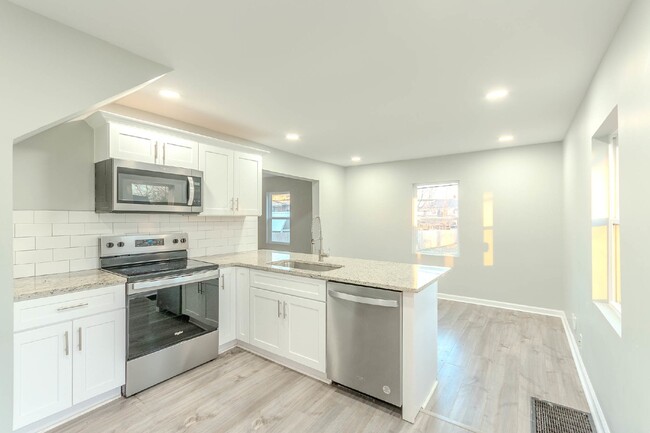 Building Photo - Renovated 3 bed 1 bath in Old Hickory Vill...