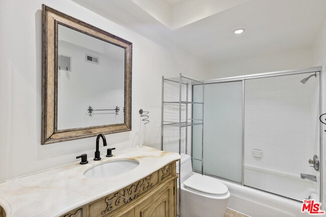 Building Photo - 10211 Clematis Ct