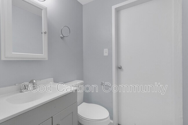 Building Photo - 279 Linwood Ave