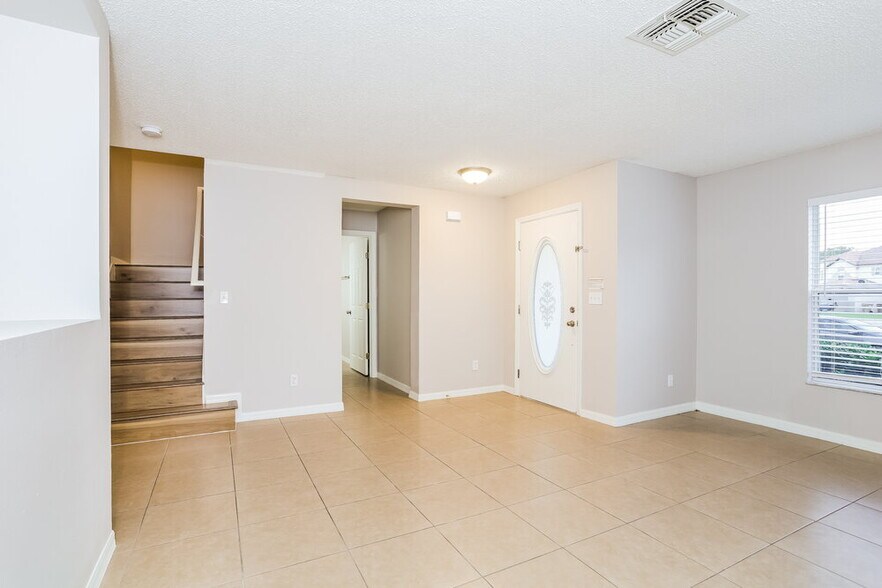 Building Photo - 16805 Gold Star Ct