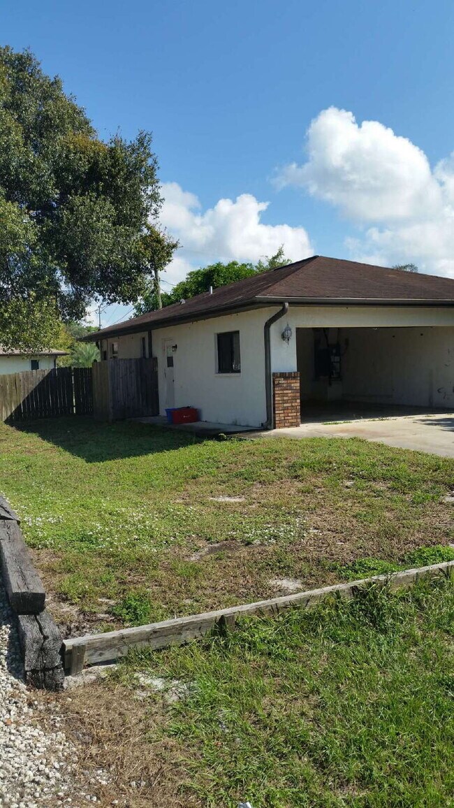 Building Photo - 3 Bed / 2 Bath Home in Venice - Rent with ...