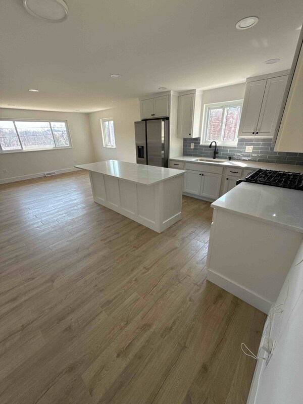 Building Photo - 873 Pleasant Hill Dr