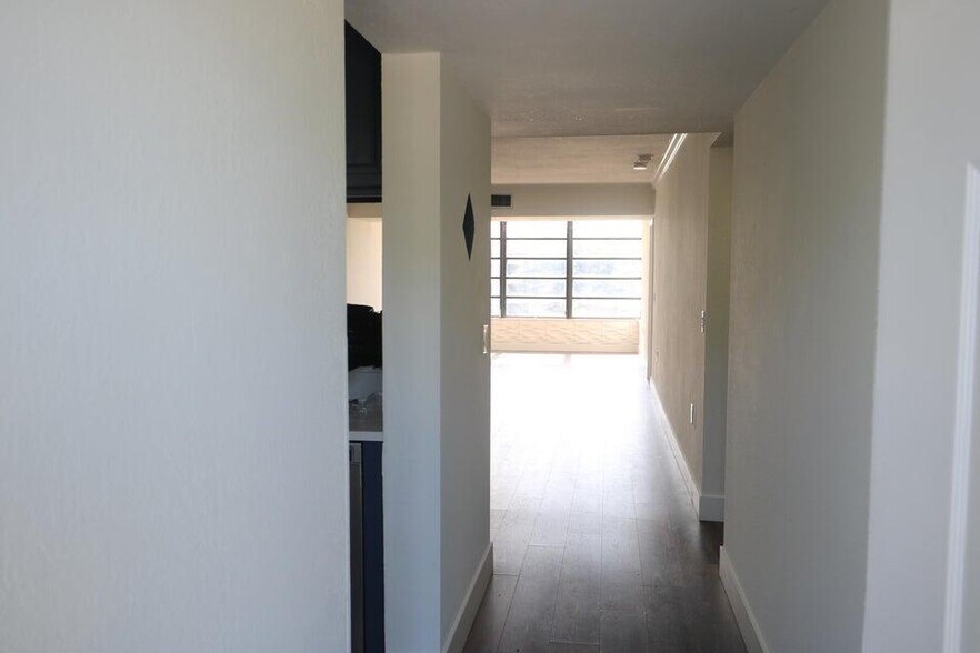 Building Photo - 3710 Whitehall Dr