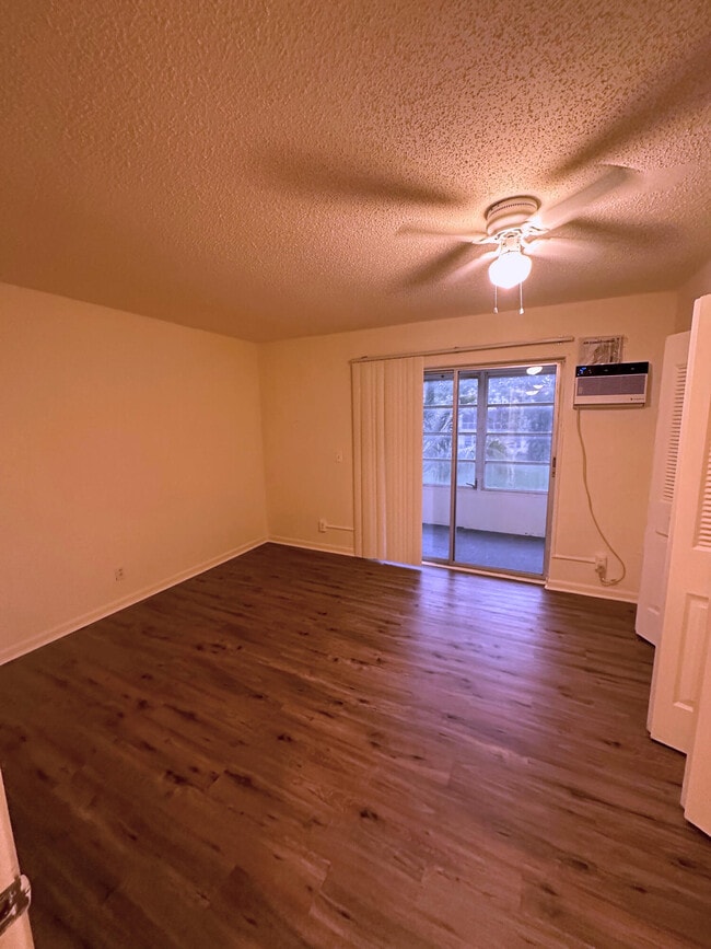 Building Photo - 87 Lyndhurst D