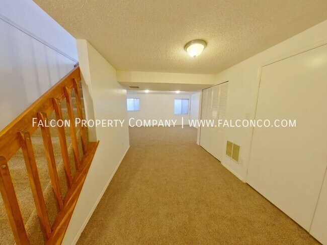 Building Photo - 1217 Firefly Cir