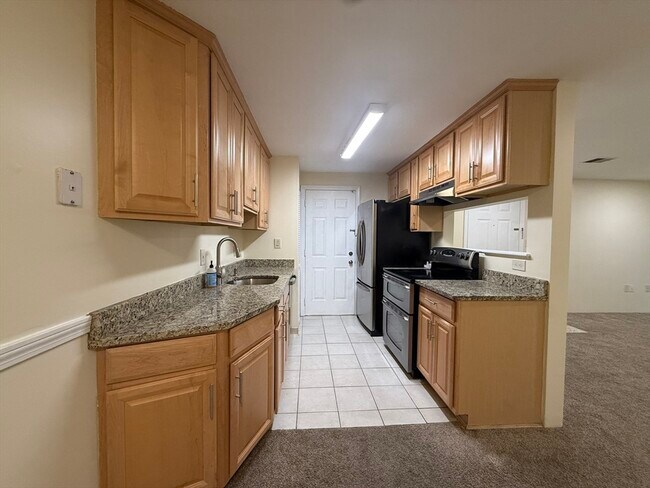 Primary Photo - 10 Squire Ct