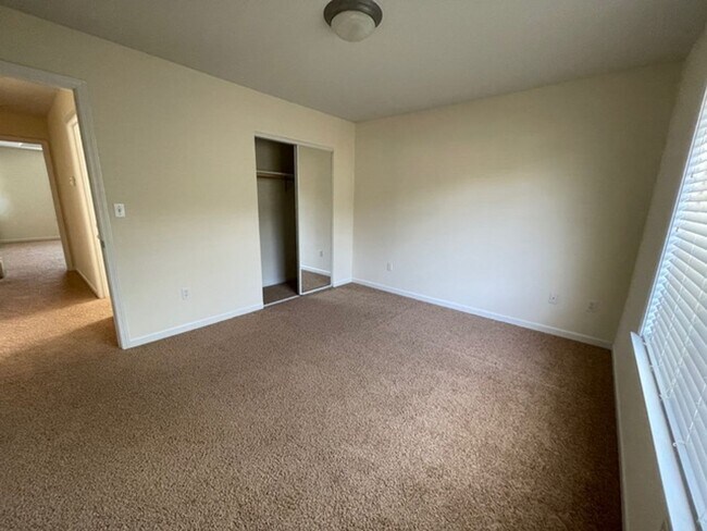 Building Photo - Spacious 3BR Home with Fenced Yard, 2-Car Garage & Great South Columbia Location