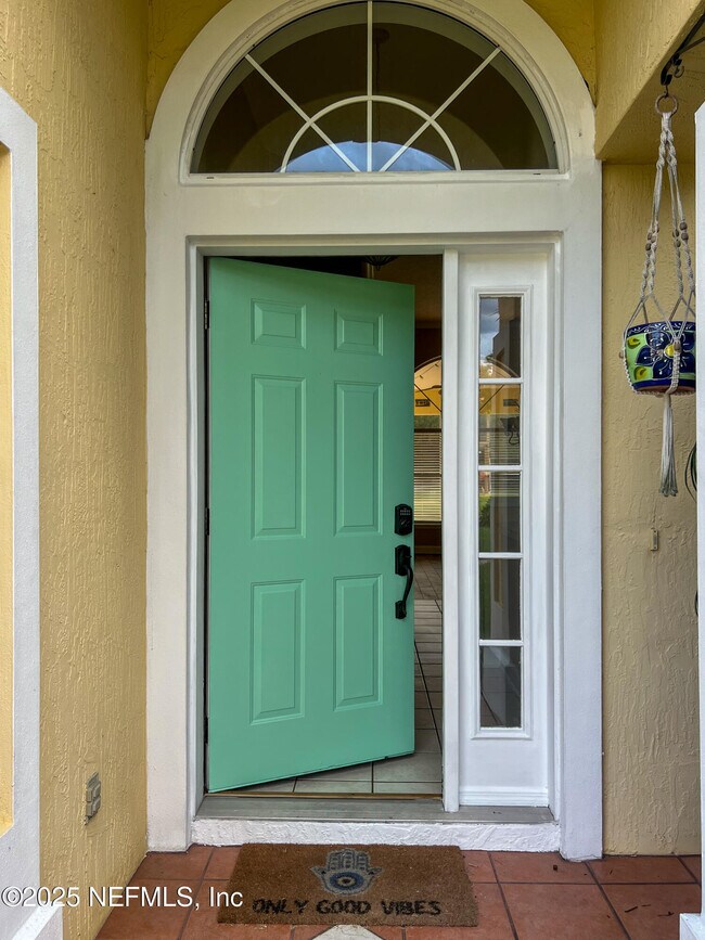 Building Photo - 1704 Tall Tree Dr E