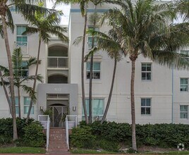 Building Photo - 9172 Collins Ave