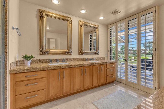 Building Photo - 24 Columbia Dr