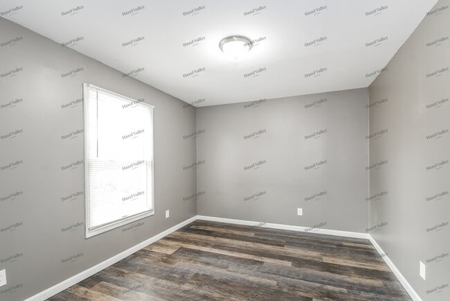 Building Photo - 2796 Dawnview Dr