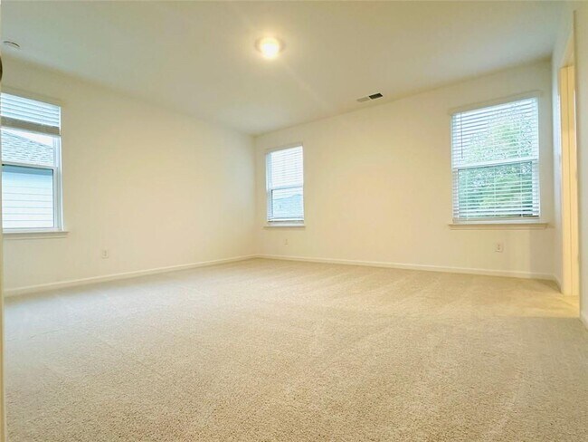 Building Photo - 1400 Hunter Trl