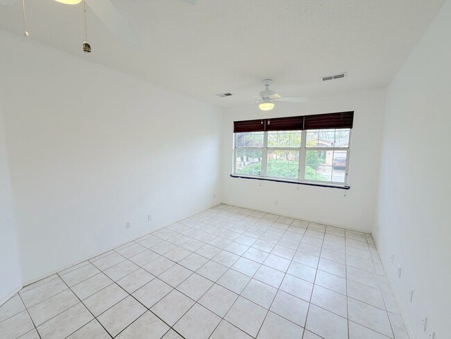 Building Photo - 5105 Rae Ct NE