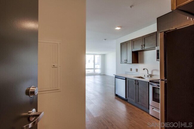 Building Photo - 1836 Columbia St