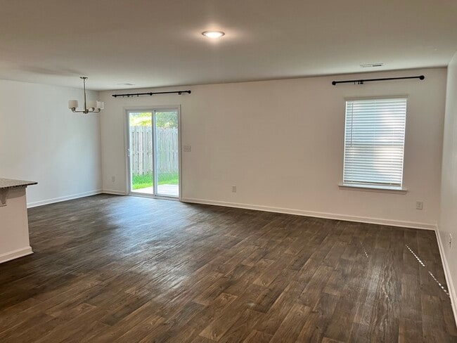 Building Photo - 315 Liliana Dr