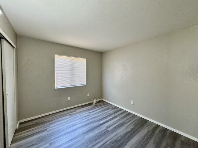 Building Photo - 2643 N Alvernon Way