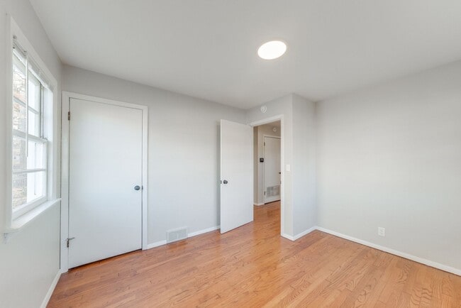 Building Photo - Fully remodeled 4 Bed / 2 bath ranch home