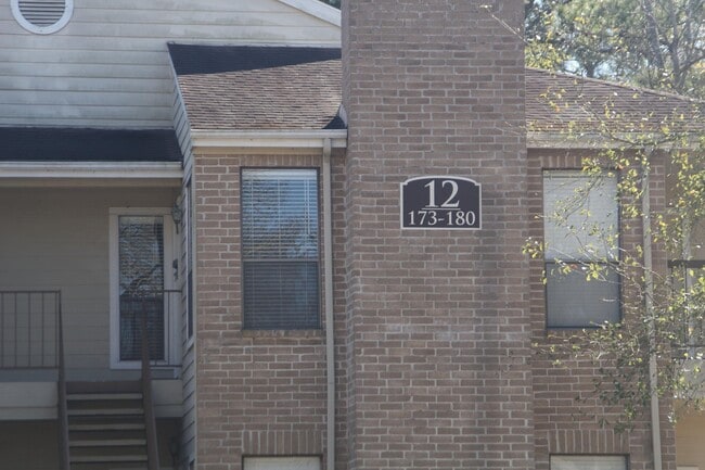 Building Photo - 3500 Tangle Brush Dr
