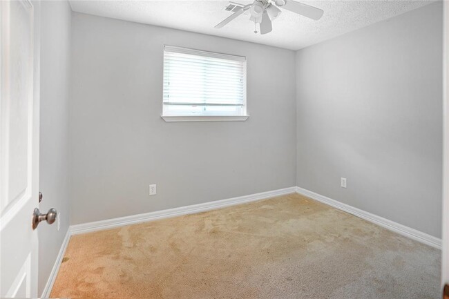 Building Photo - 506 Brendon Park Ln