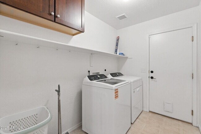 Building Photo - 15927 N 171st Dr