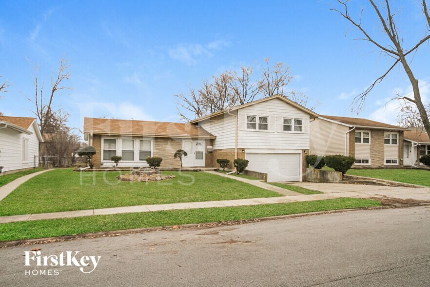 Building Photo - 17621 Grandview Dr