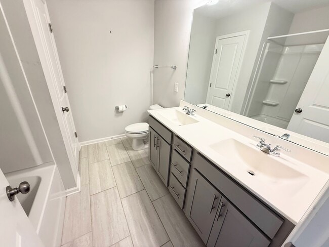 Building Photo - 3 Bedroom One Garage Townhome for Rent