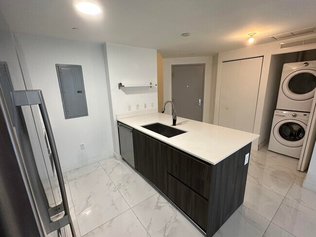 Building Photo - 488 NE 18th St